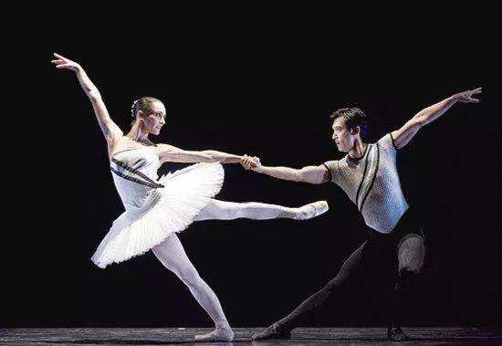 芭蕾舞起源于哪个国家