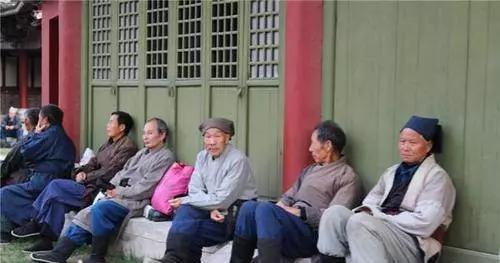 群众演员一天多少钱？