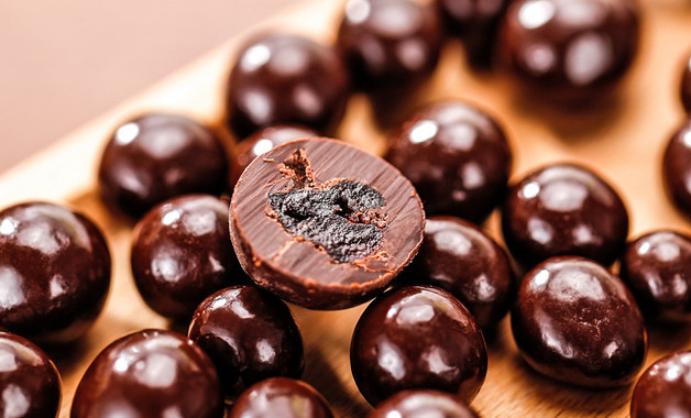 黑巧克力加工变甜的方法（黑巧克力如何加工变甜）