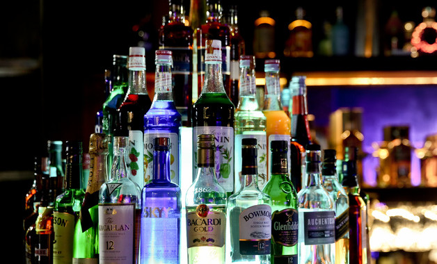 中餐零点斟酒一般从什么位置开始