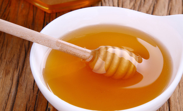 为什么蜂蜜是白色的像猪油一样