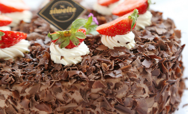 草莓黑森林巧克力生日蛋糕