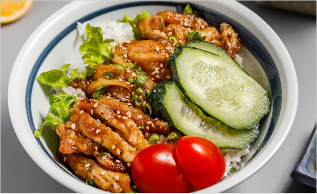 鸡肉做京酱肉丝的方法（鸡肉怎样做京酱肉丝）