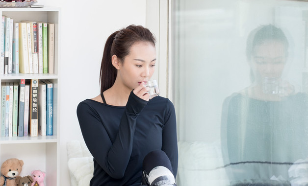 能不能穿放了十年的衣服（衣服放了10年还能穿么）