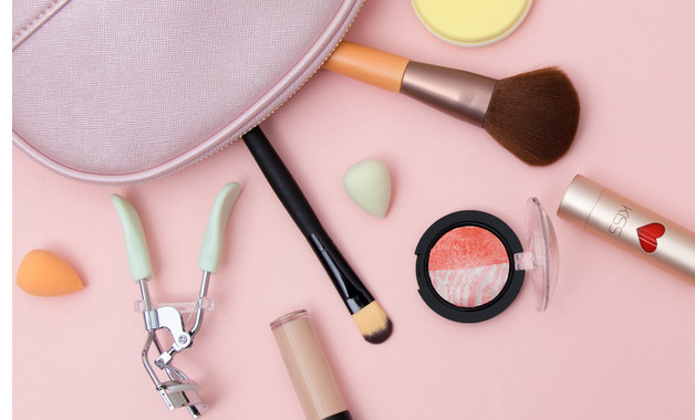 淡妆化妆步骤 女生日常淡妆的化妆方法